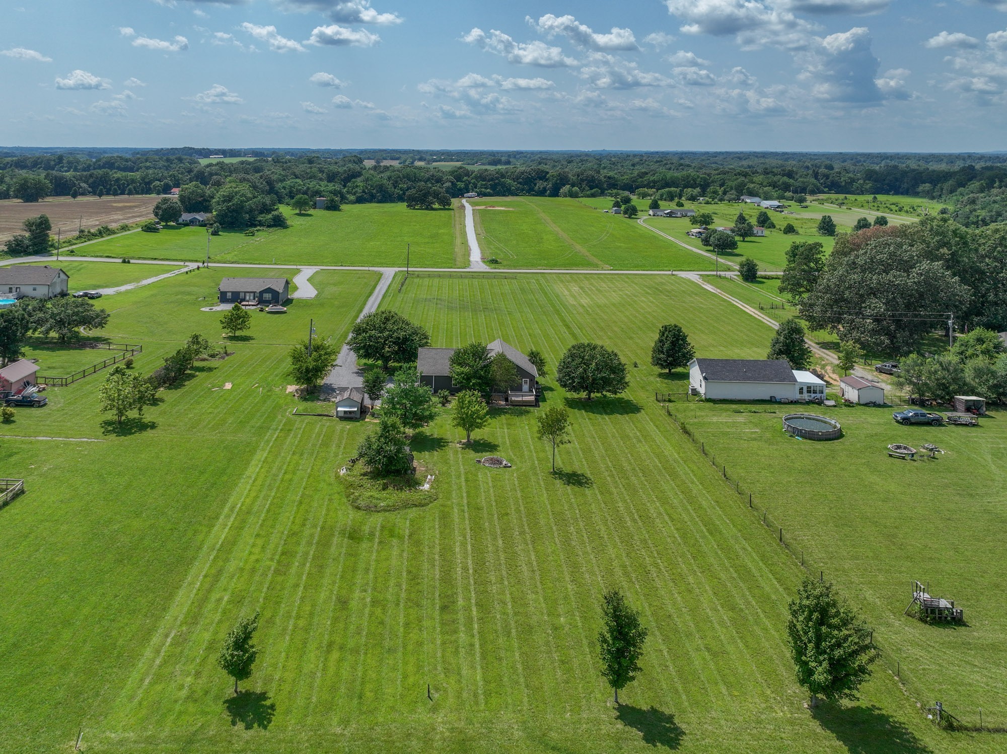 606 Cook Rd, Portland, TN 37148