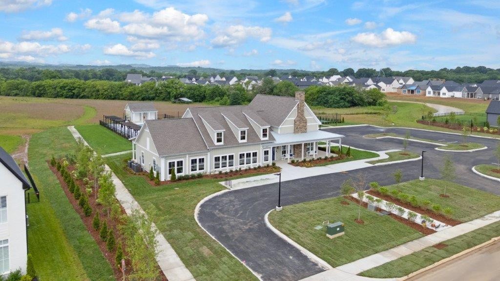8012 Whitcroft Dr, College Grove, TN 37046