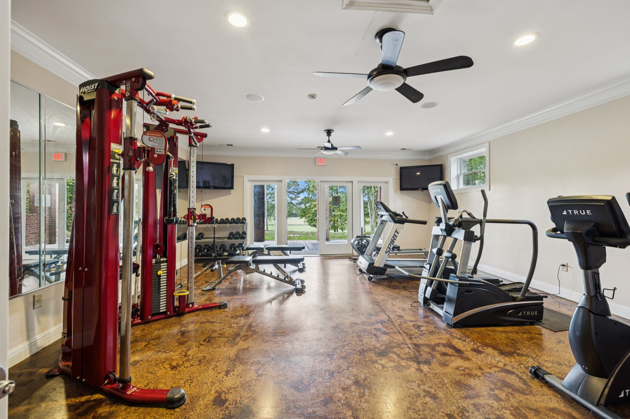 5102 High Park Hill Dr, Arrington, TN 37014