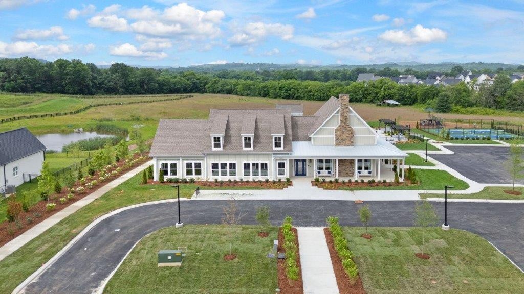 7047 Lampkins Crossing, College Grove, TN 37046