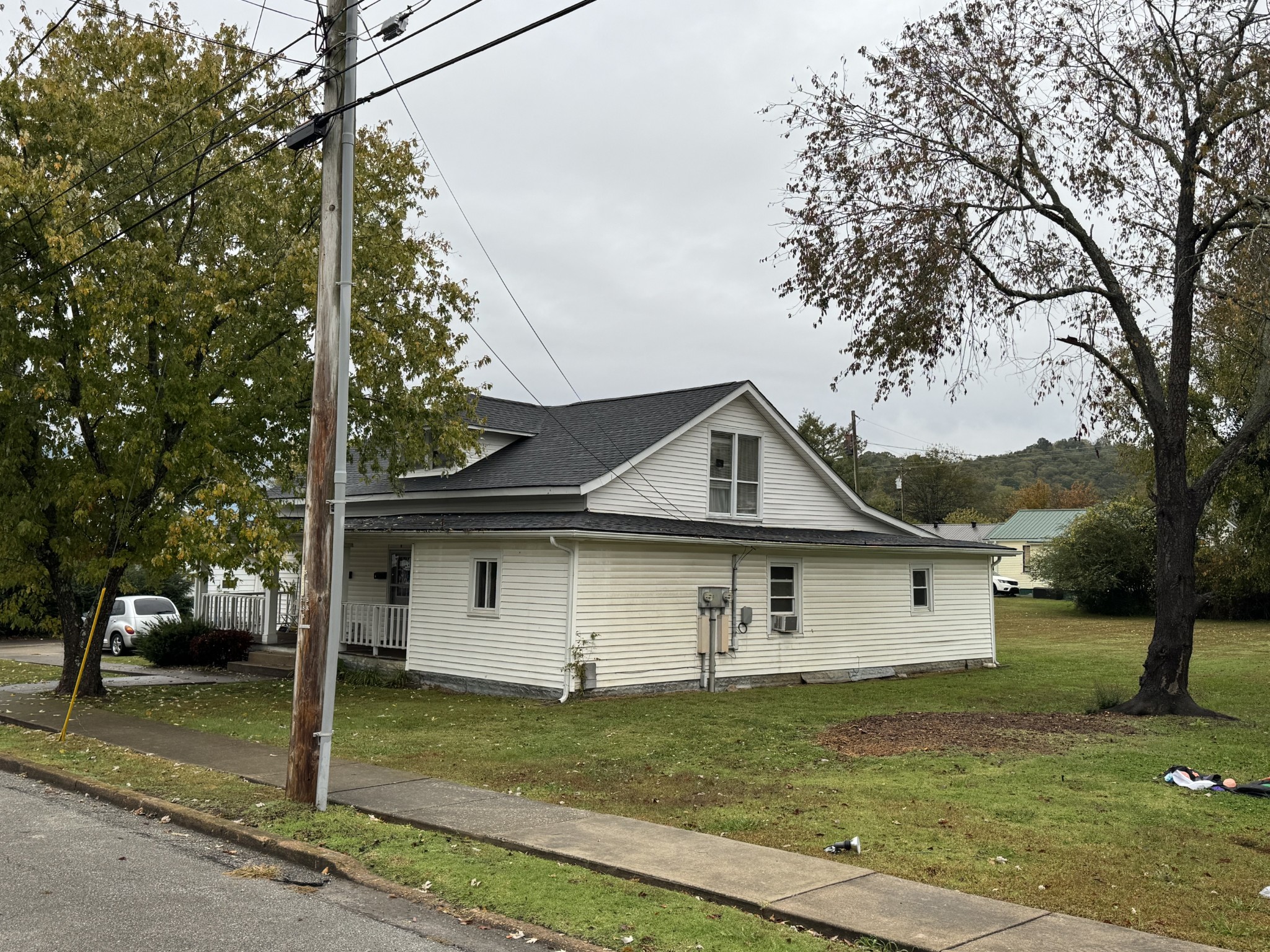 303 Jefferson Ave E, Carthage, TN 37030