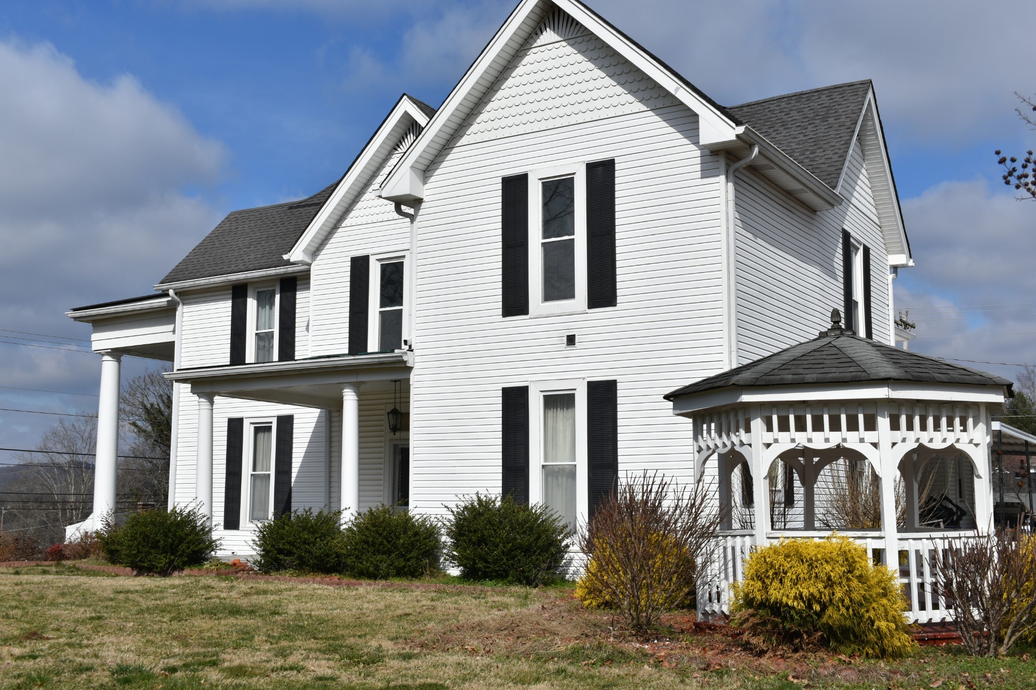 618 Main St N, Carthage, TN 37030