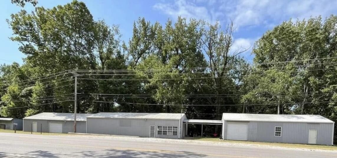 135 Dixon Springs Hw, Carthage, TN 37030