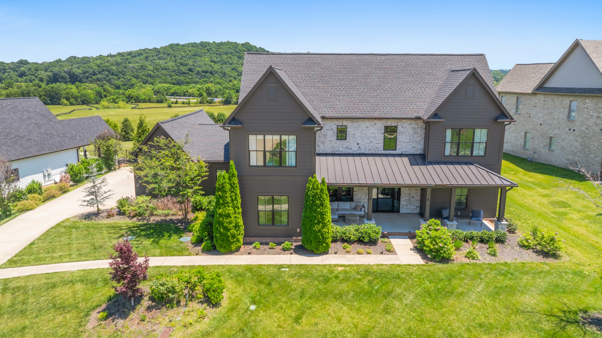 6594 Windmill Dr, College Grove, TN 37046