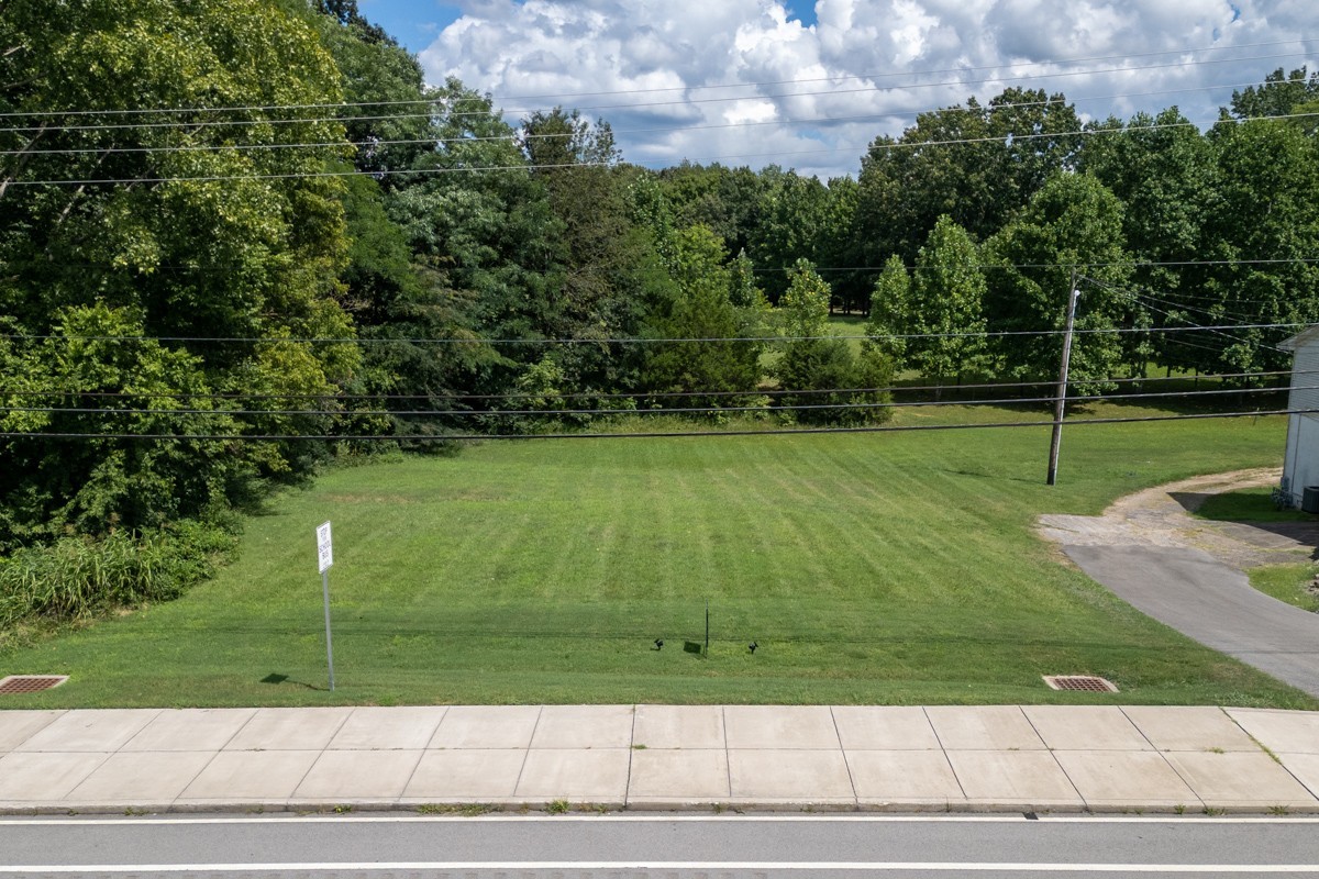 3336 31w Hw, White House, TN 37188
