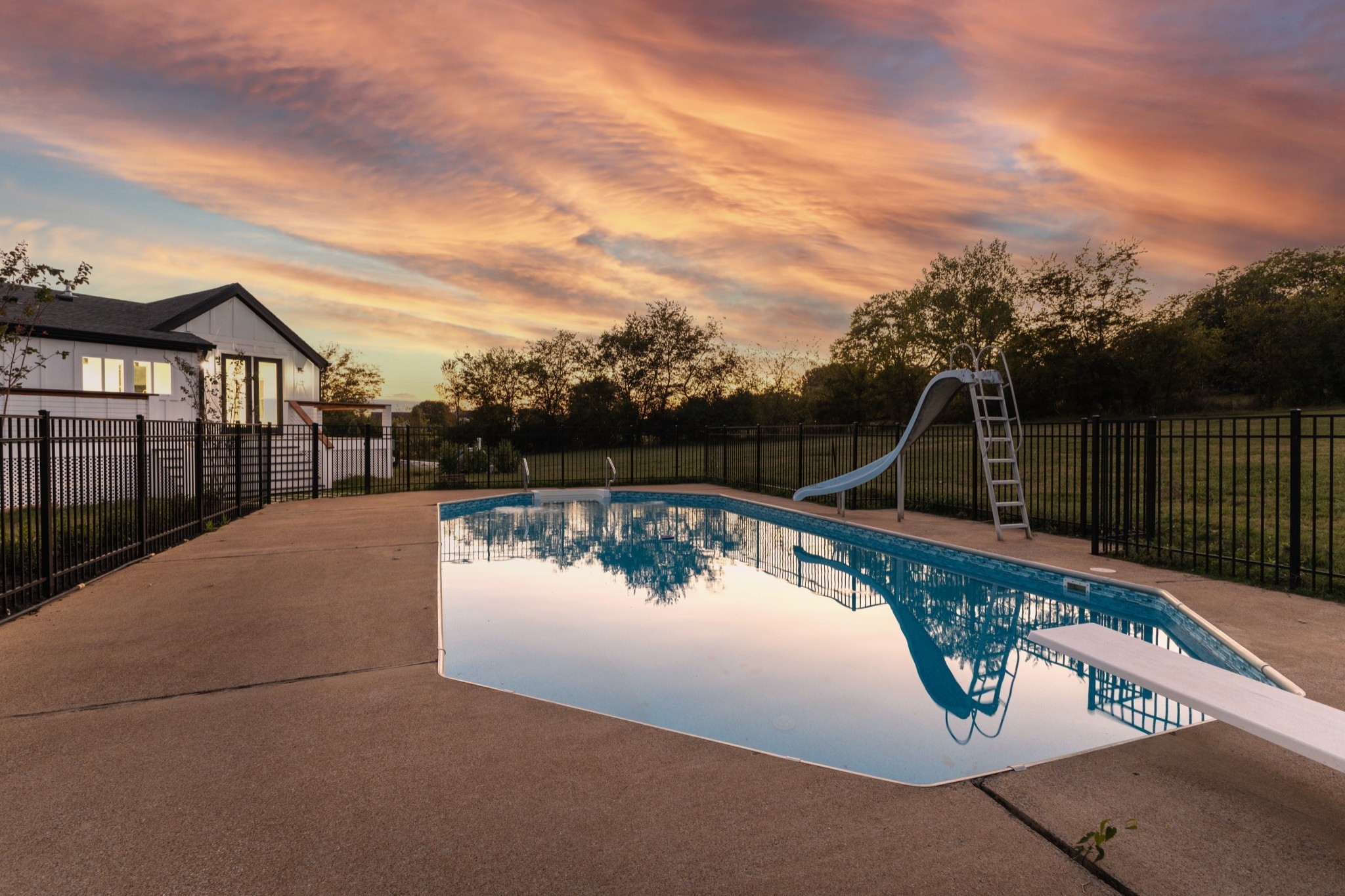 2752 Thompson Station Rd E, Thompsons Station, TN 37179