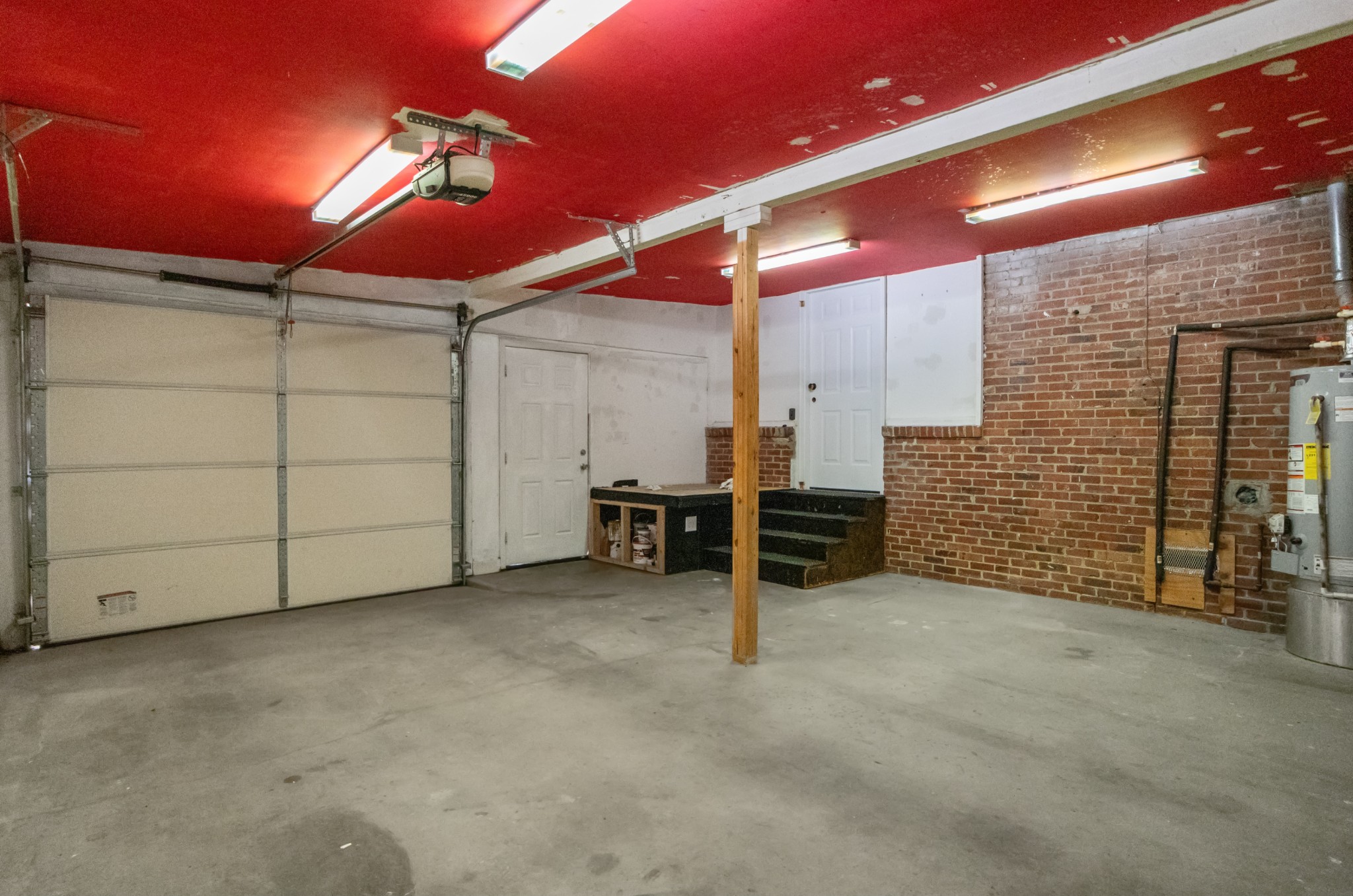 202 Parkway W, Dickson, TN 37055