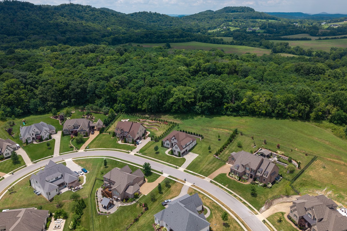 9222 Holstein Dr, Nolensville, TN 37135