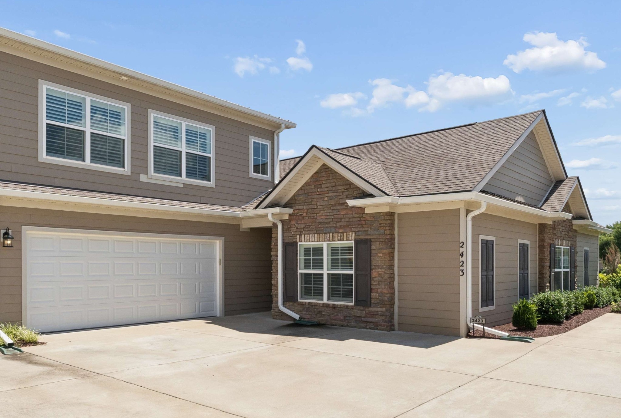 2423 Stonecenter Ln, Murfreesboro, TN 37128