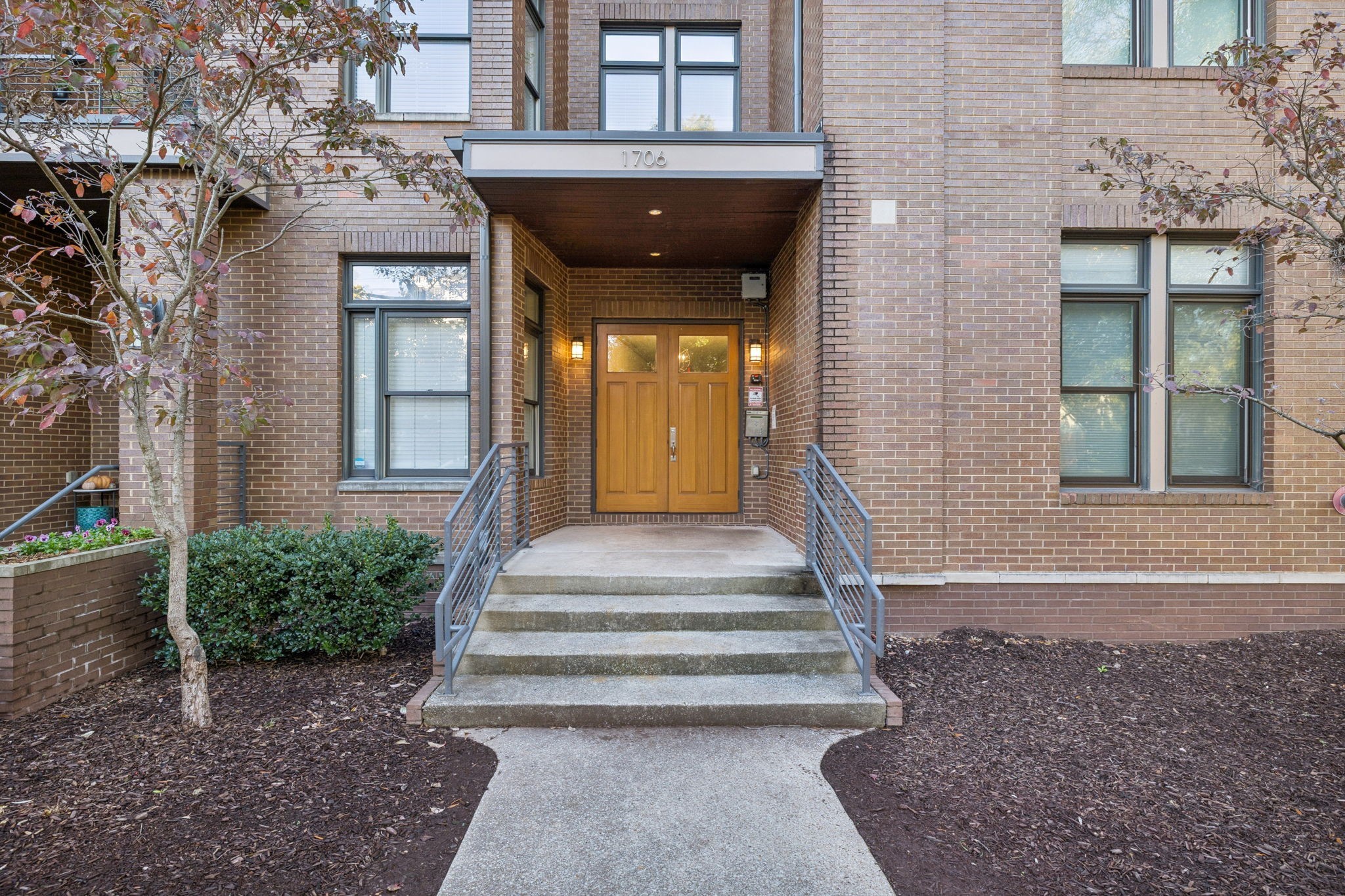 1706 18th Ave S #112, Nashville, TN 37212