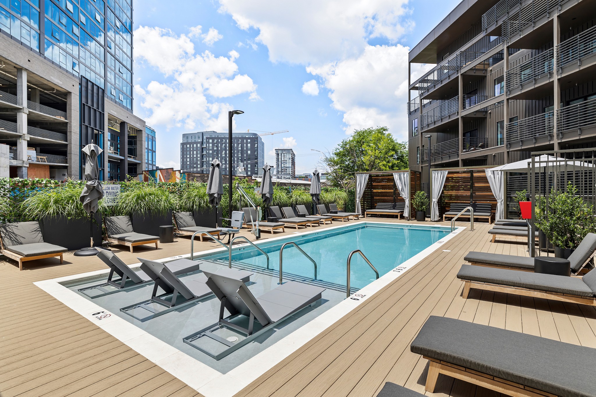 635 7th Ave S #417, Nashville, TN 37203