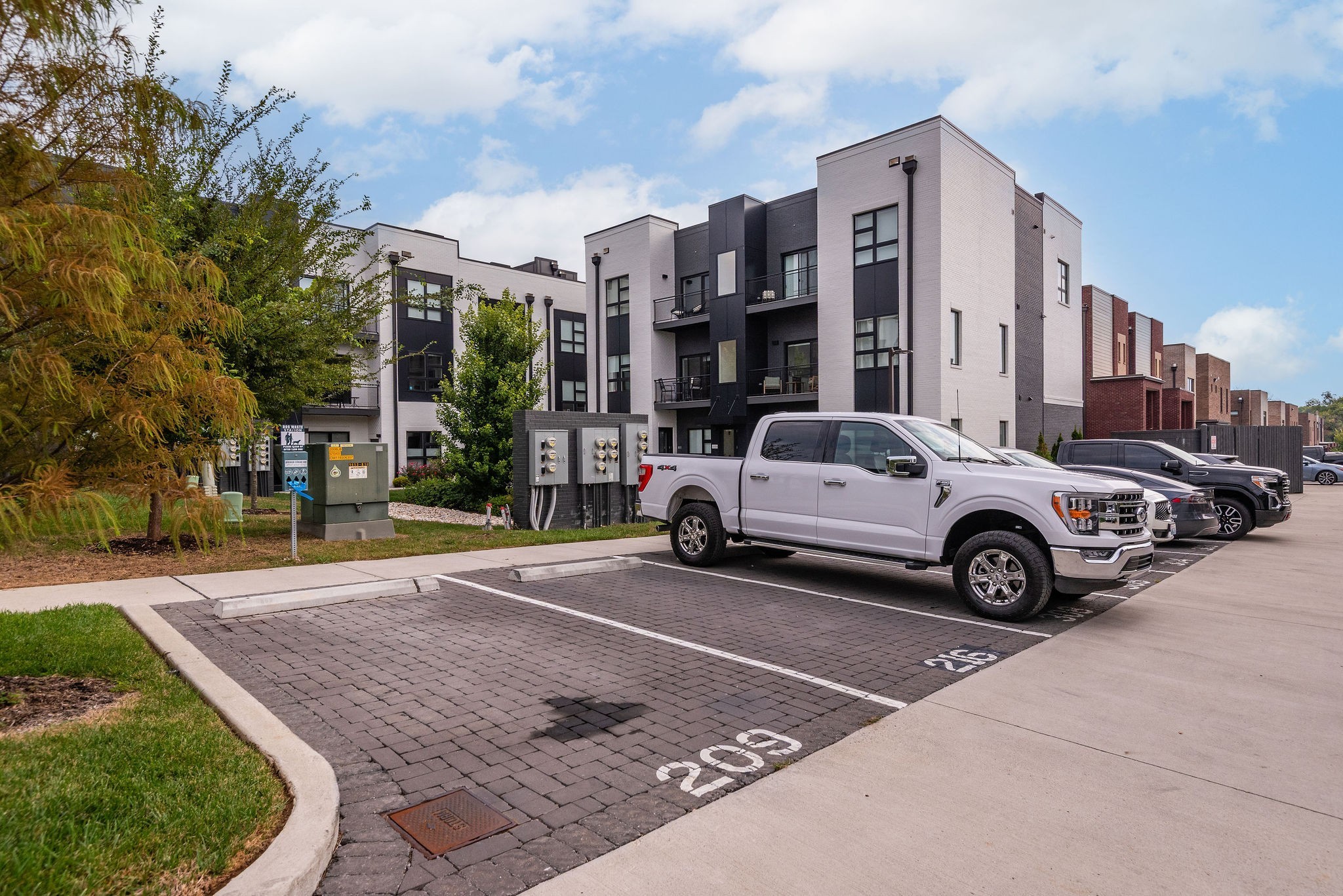 542 Southgate Ave #213, Nashville, TN 37203
