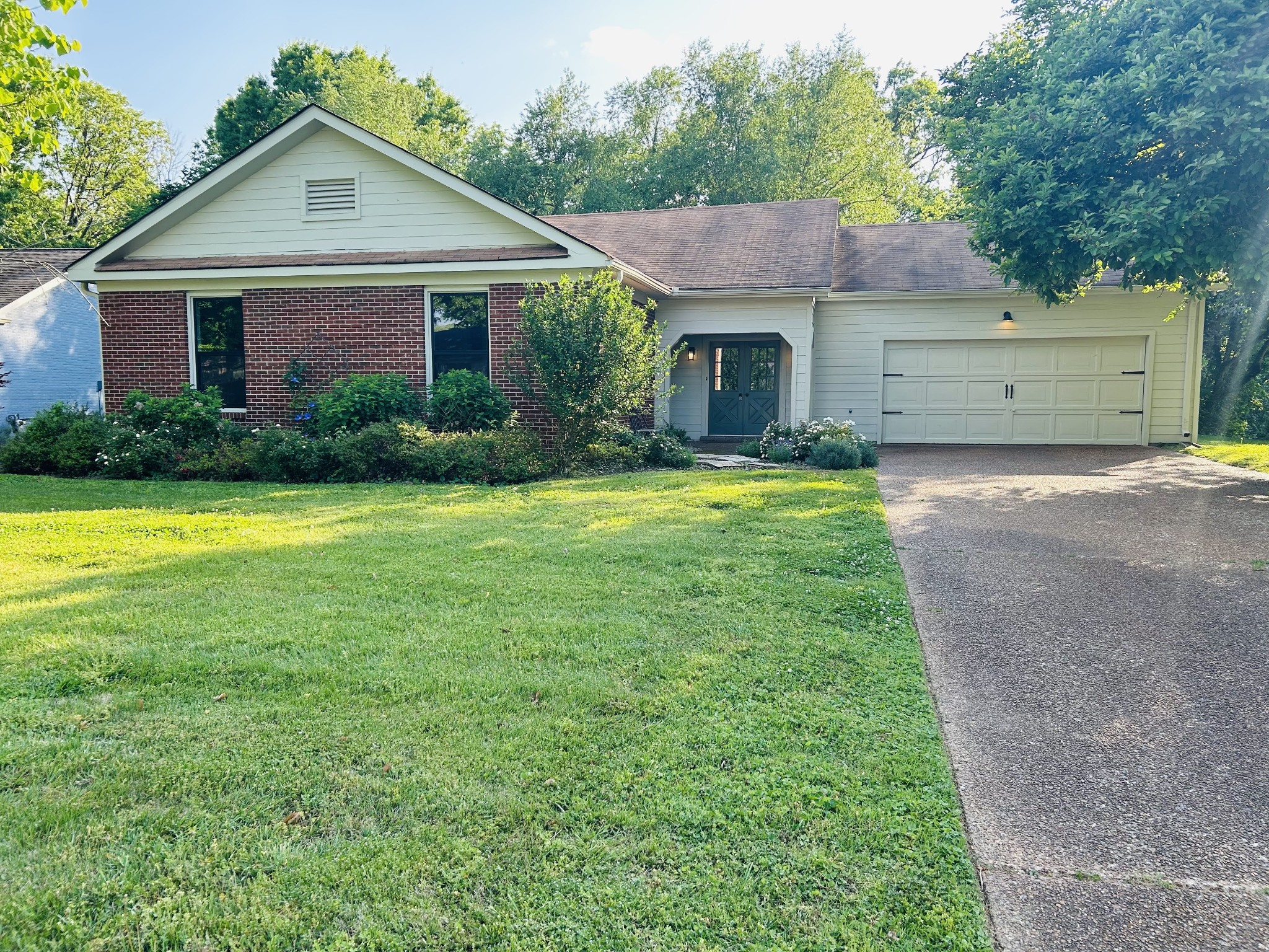 1009 Boxwood Dr, Franklin, TN 37069