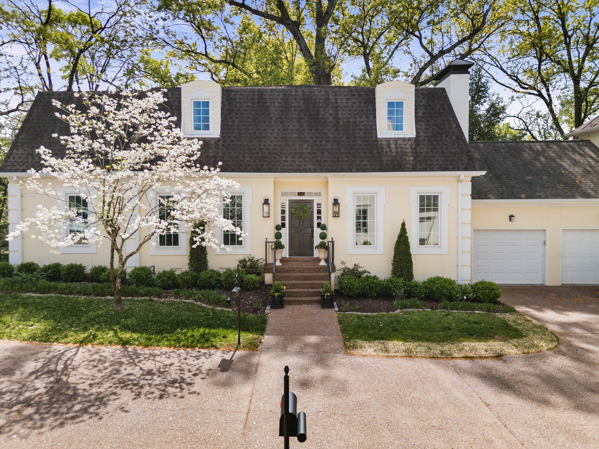 214 Chestnut Hill Dr, Nashville, TN 37215