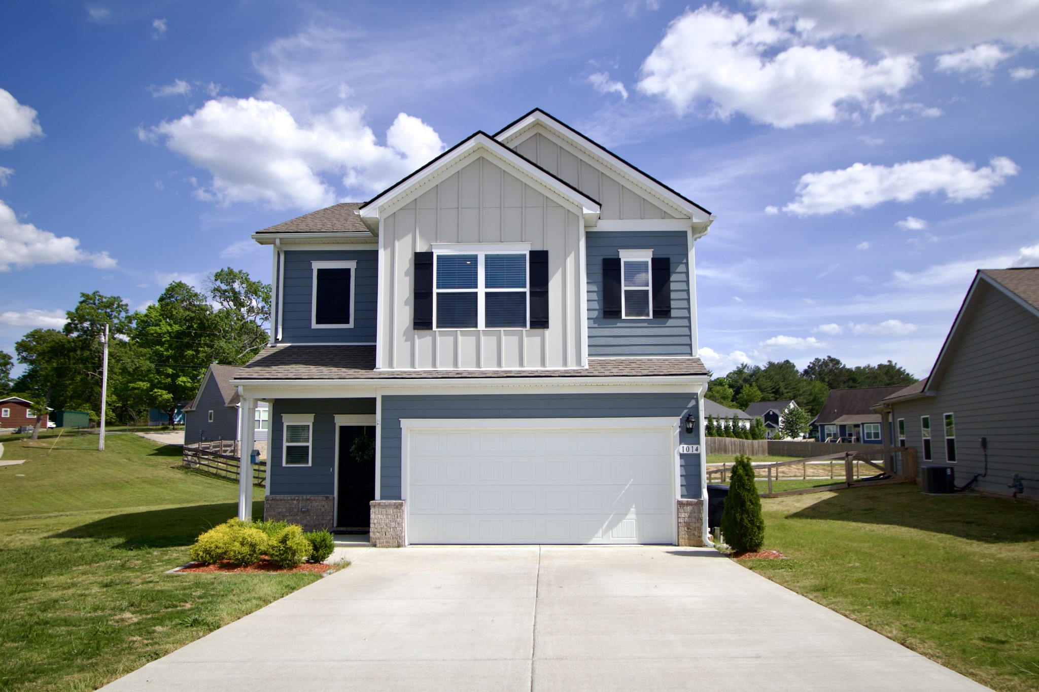 1014 Village Ct, Burns, TN 37029