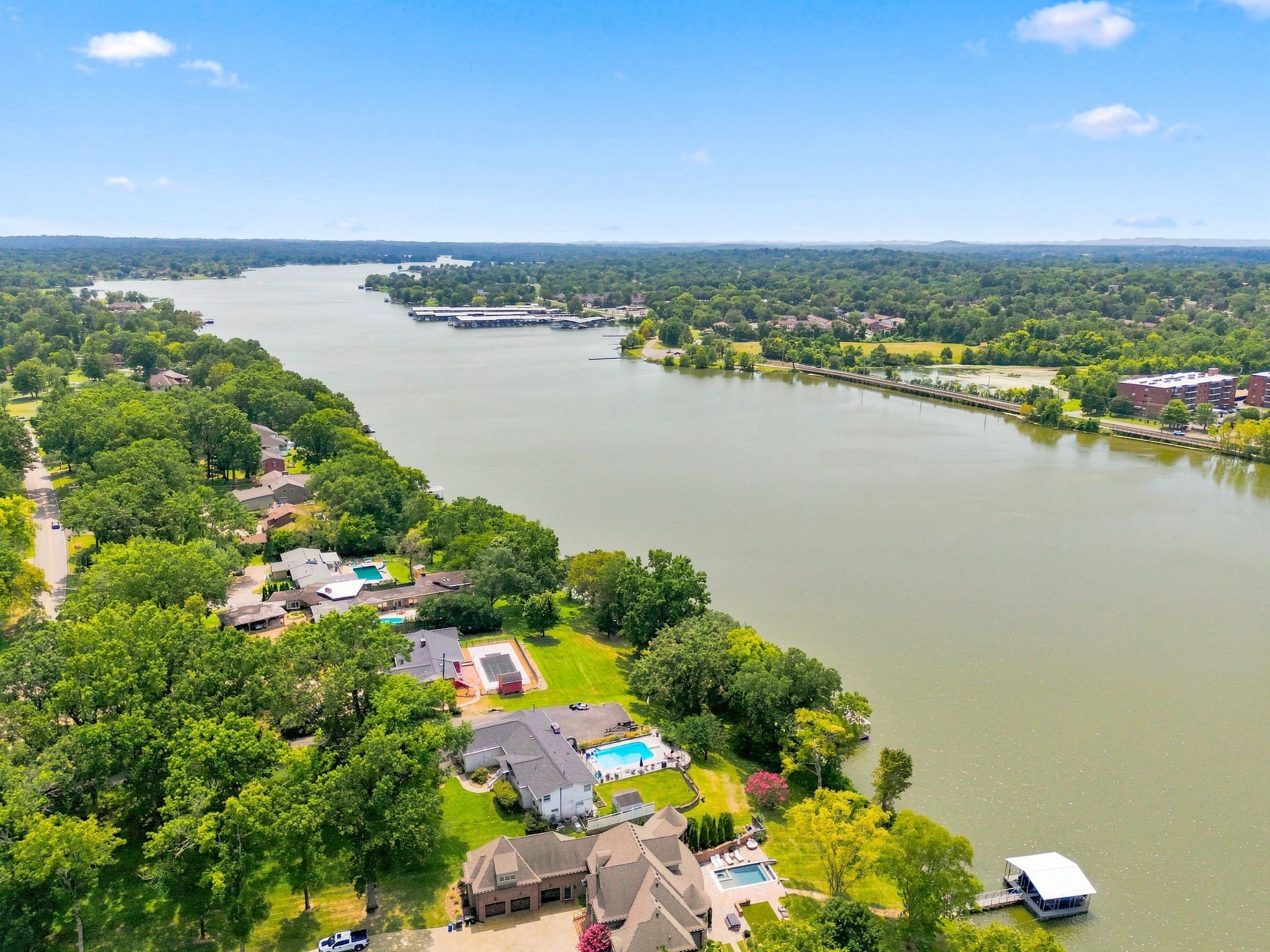 152 Cherokee Rd, Hendersonville, TN 37075