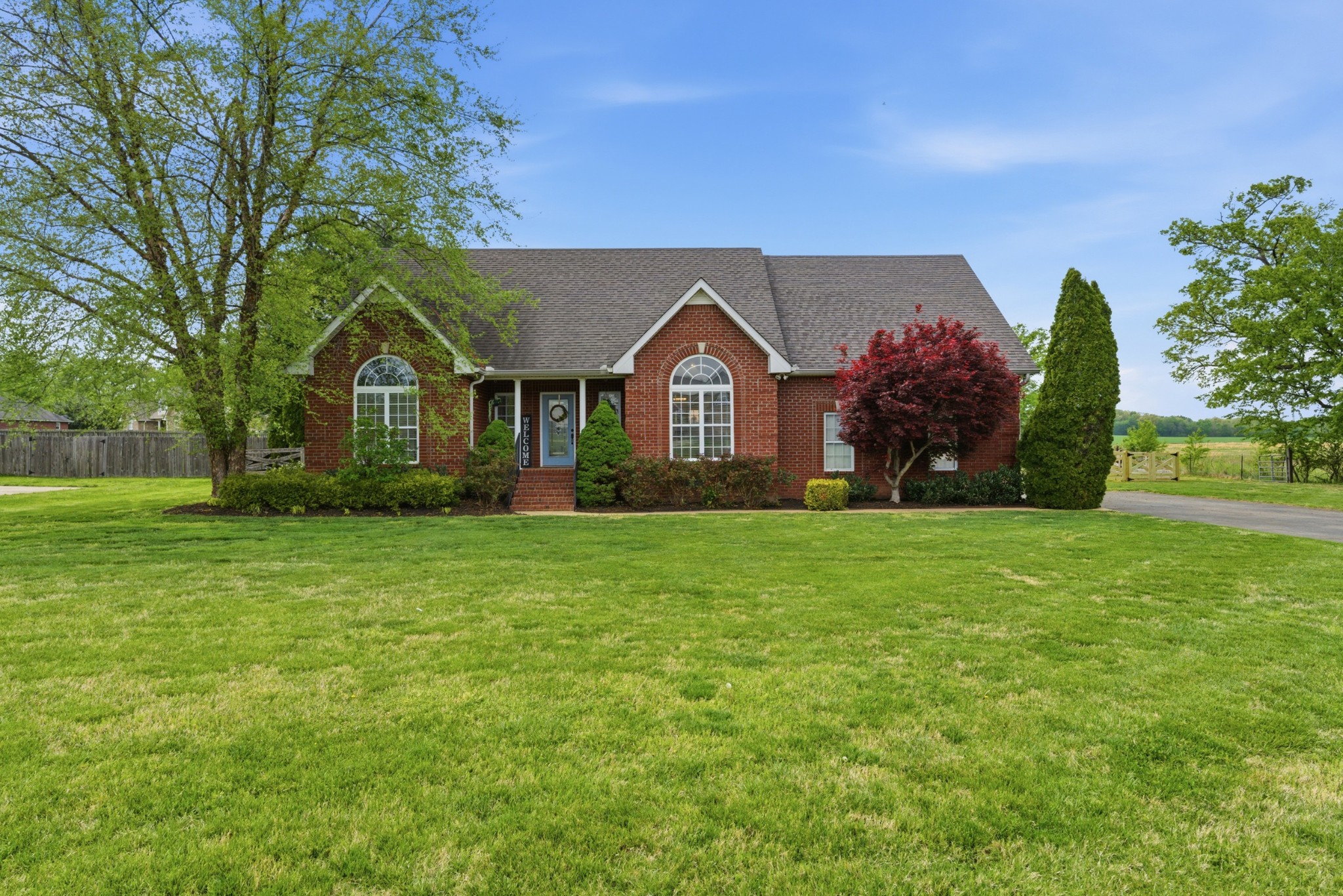 1013 Weiss Rd, Cottontown, TN 37048