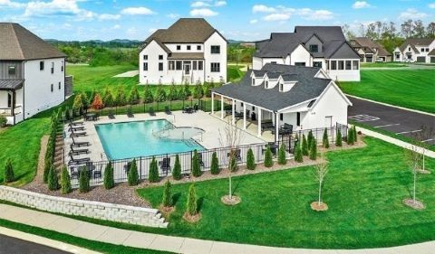 1425 Round Hill Ln, Spring Hill, TN 37174