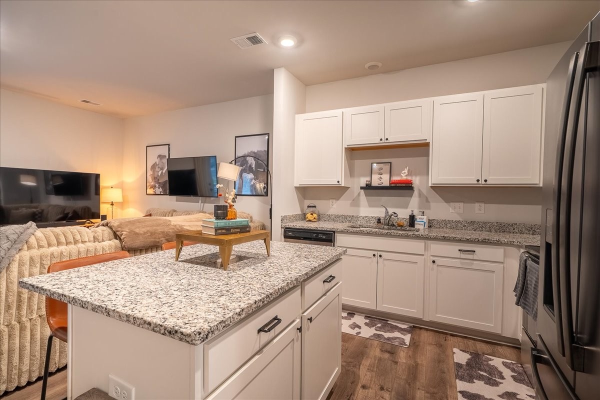 702 Dallas Dr, Columbia, TN 38401