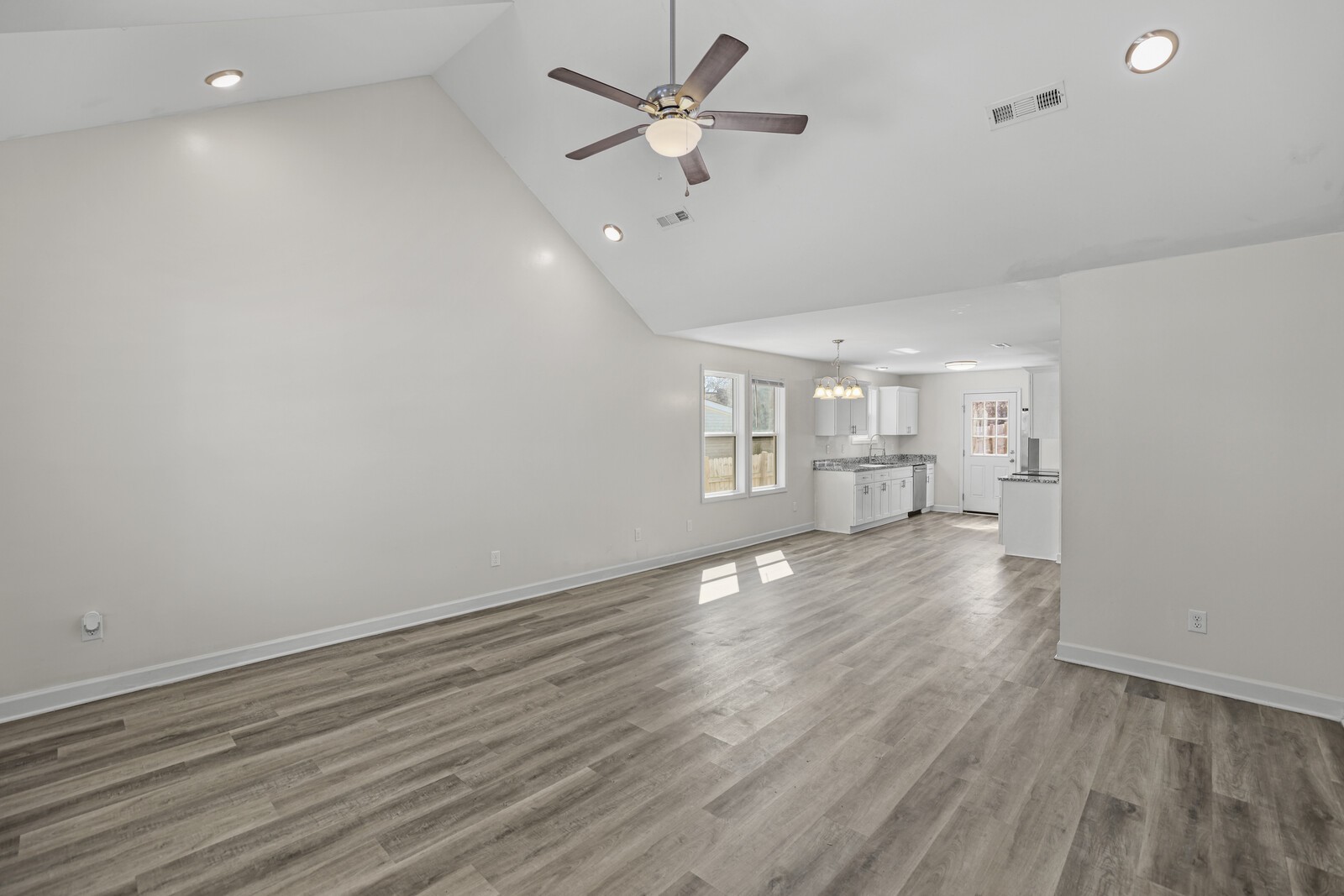 294 Morton Ave, Gallatin, TN 37066