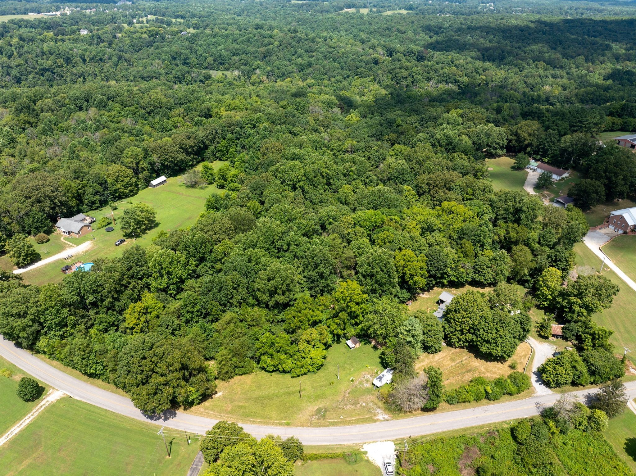 1374 Deal Rd, Burns, TN 37029