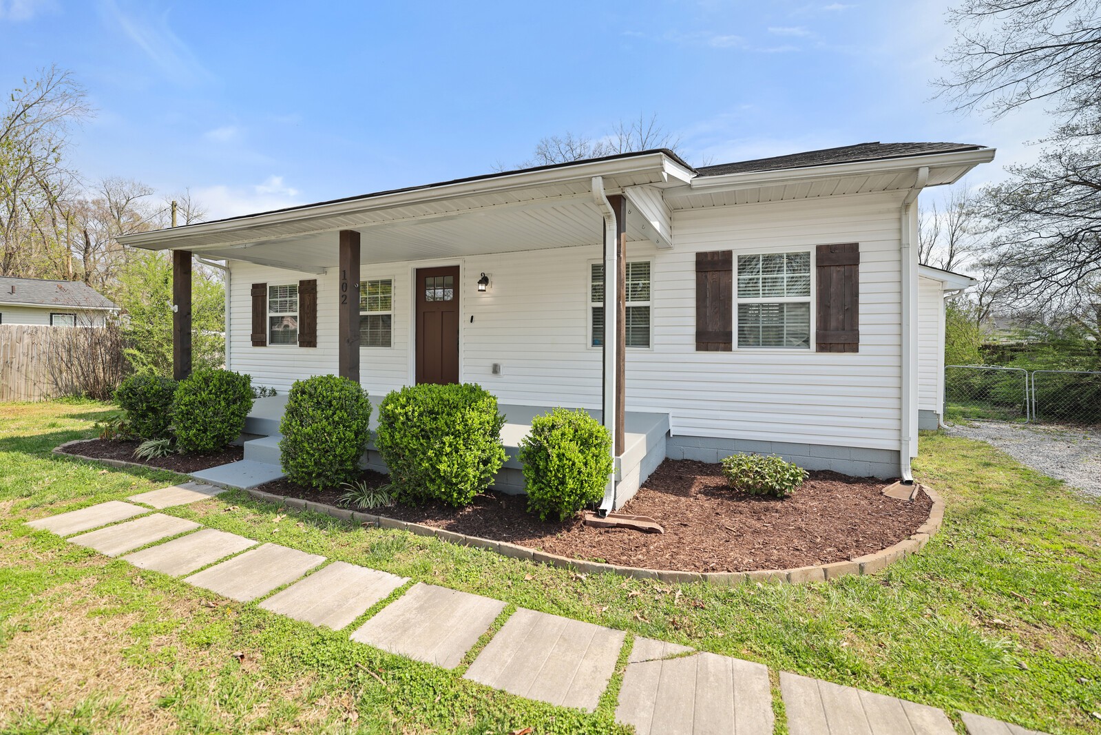 102 Shelby St, Old Hickory, TN 37138