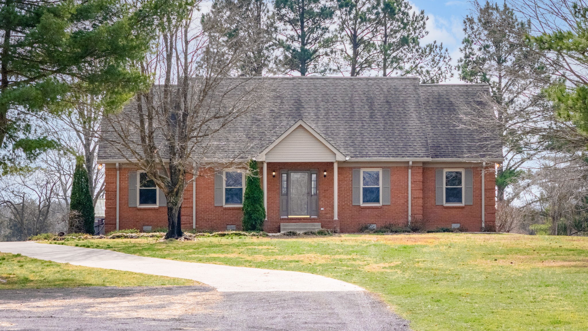300A Governor Hall Rd, Castalian Springs, TN 37031