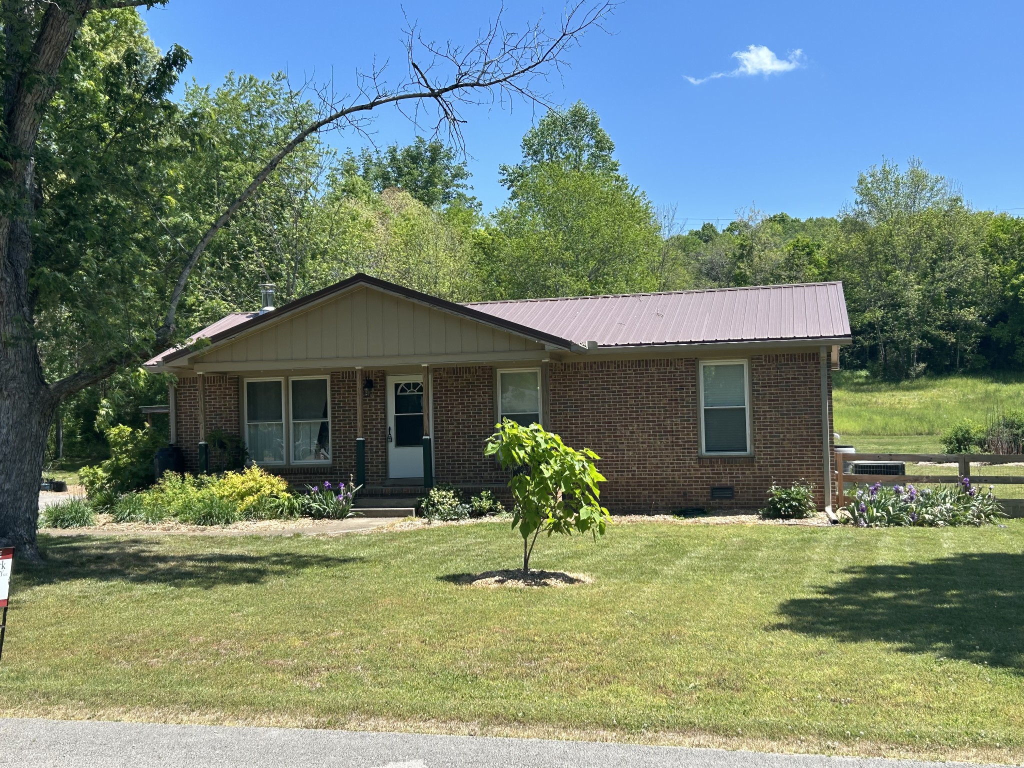 2636 Owens Dr, Santa Fe, TN 38482