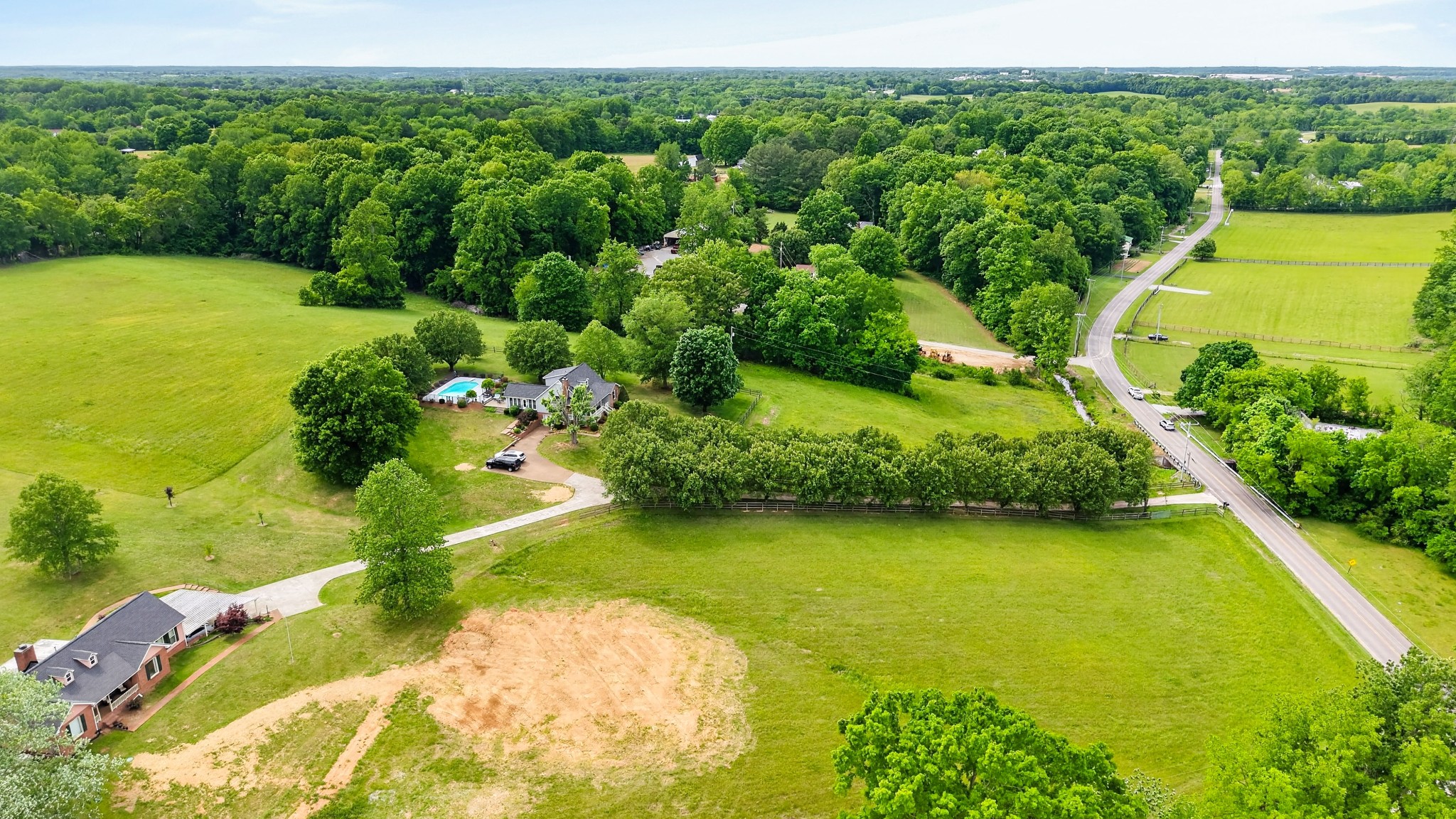 3146 Old Greenbrier Pike, Greenbrier, TN 37073