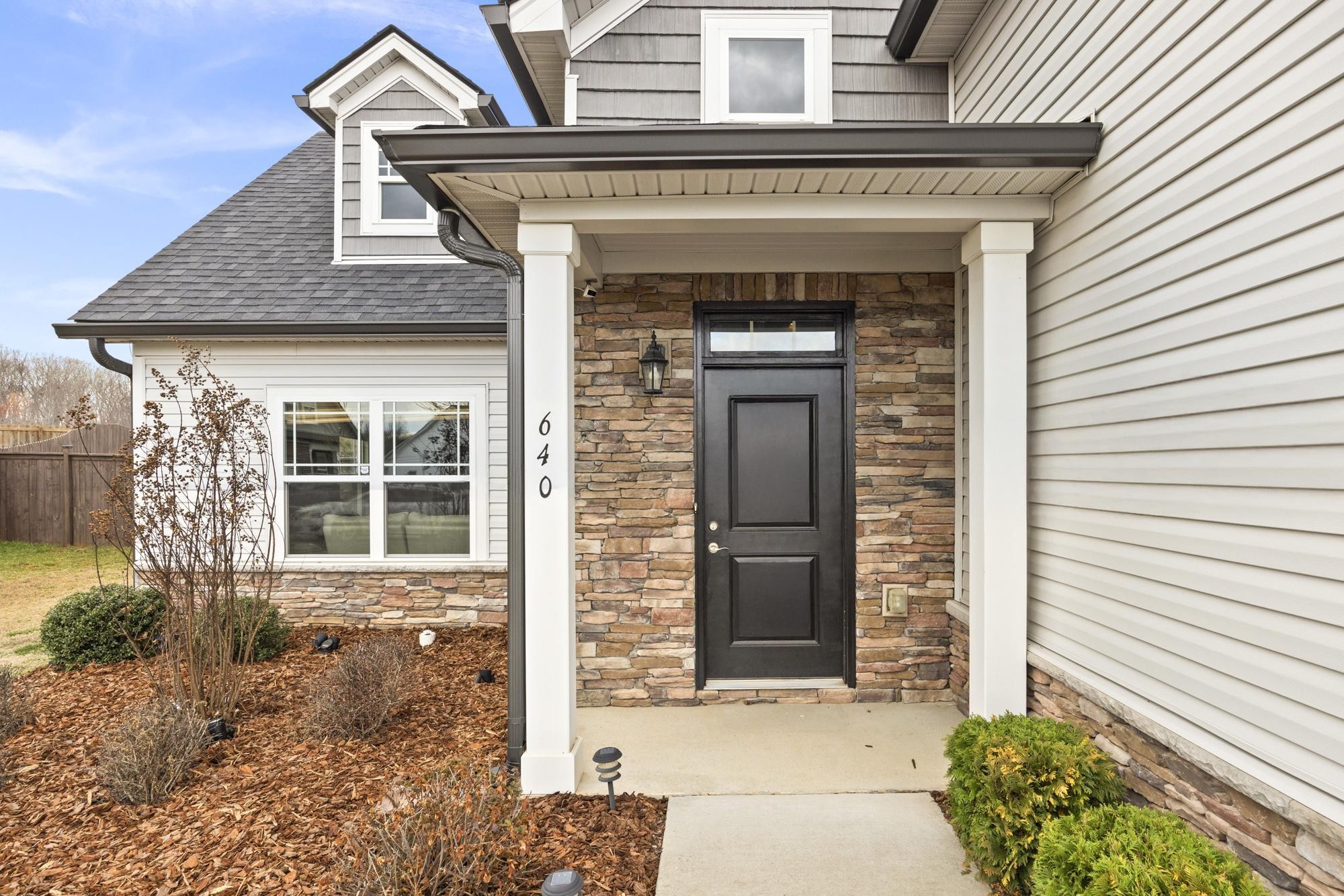 640 Whirlaway Dr, Burns, TN 37029