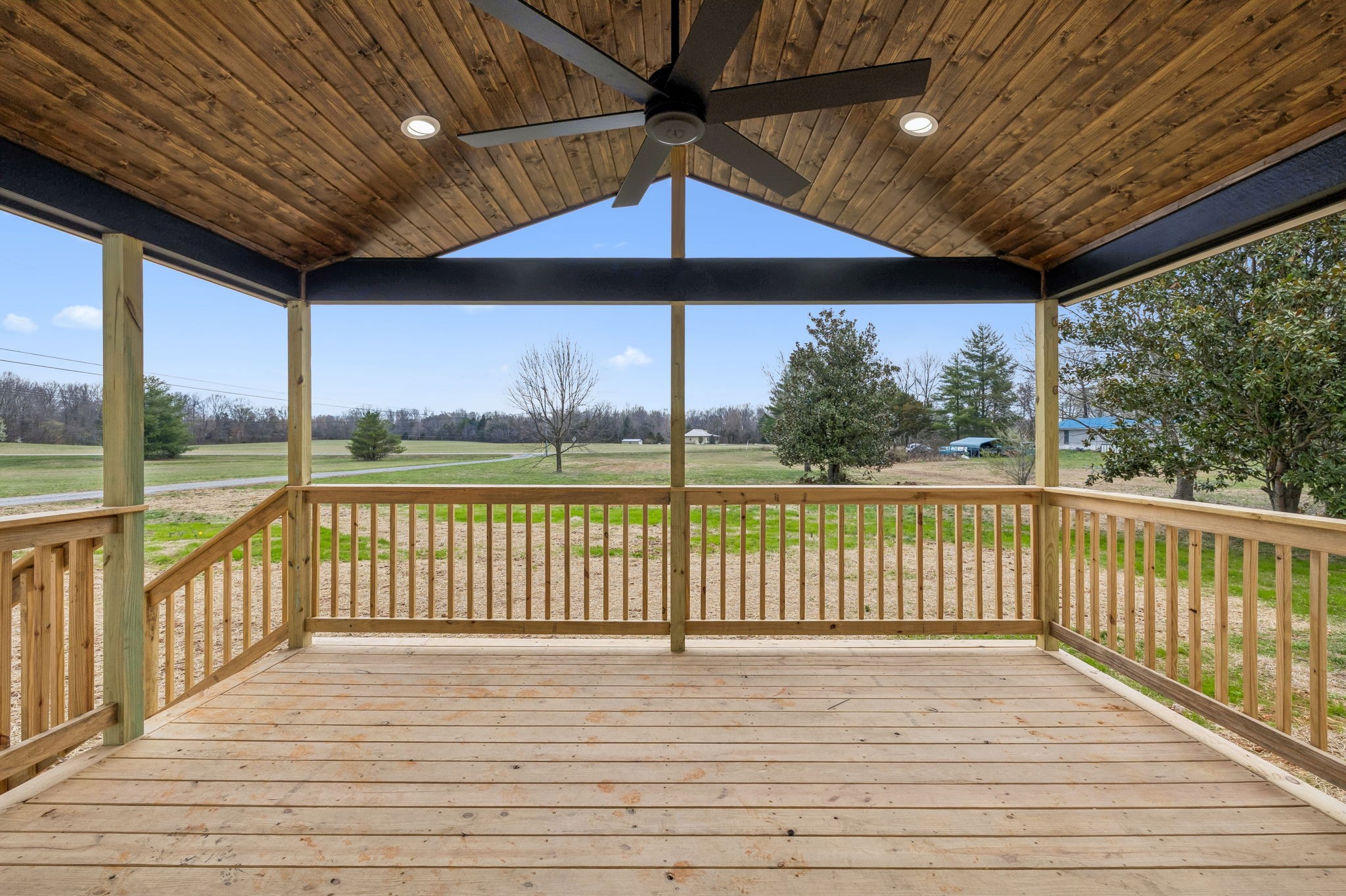 1985 Mosley Ferry Rd, Chapmansboro, TN 37035