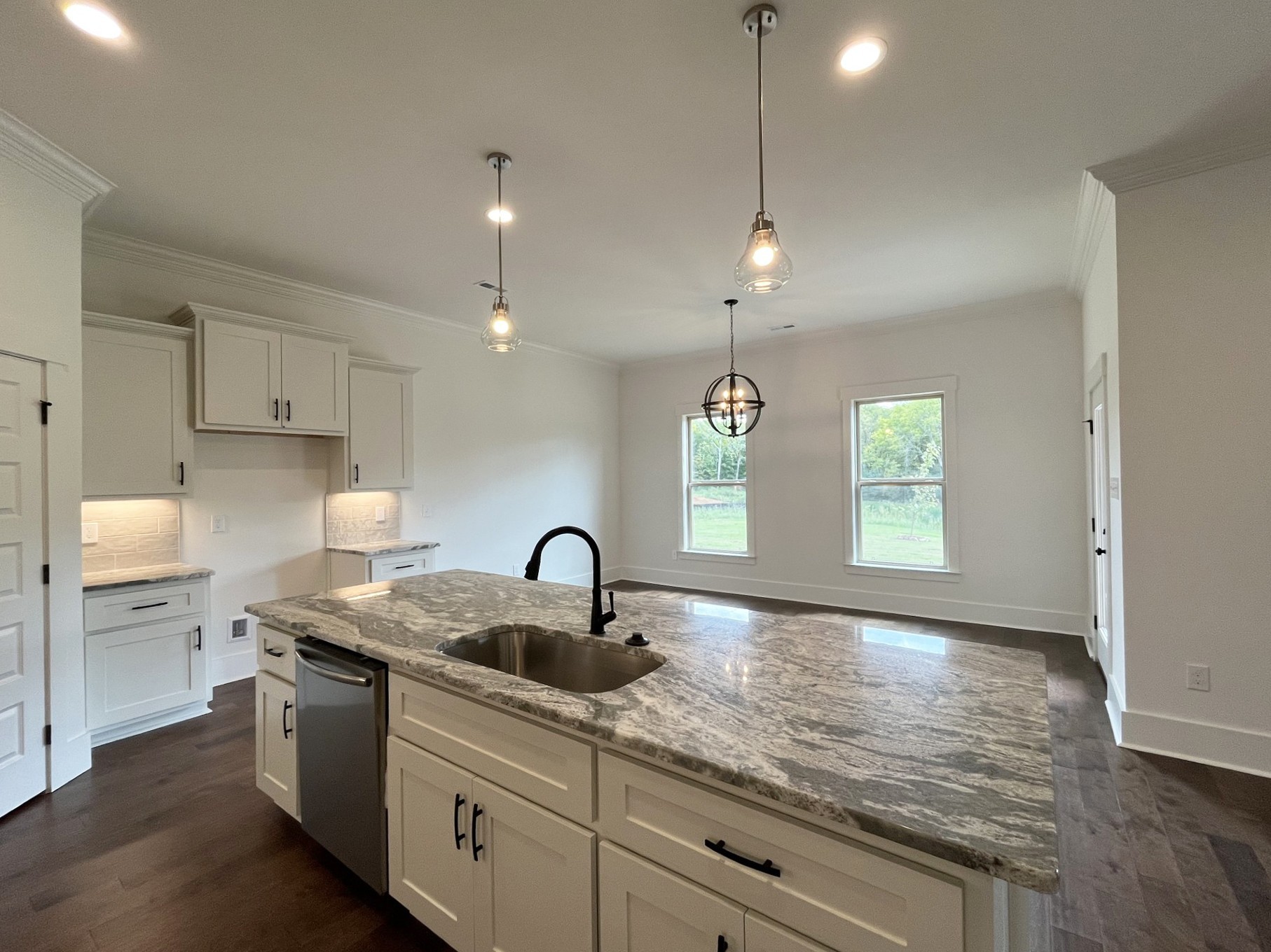 8802 Turnbull Dr, Pleasant View, TN 37146