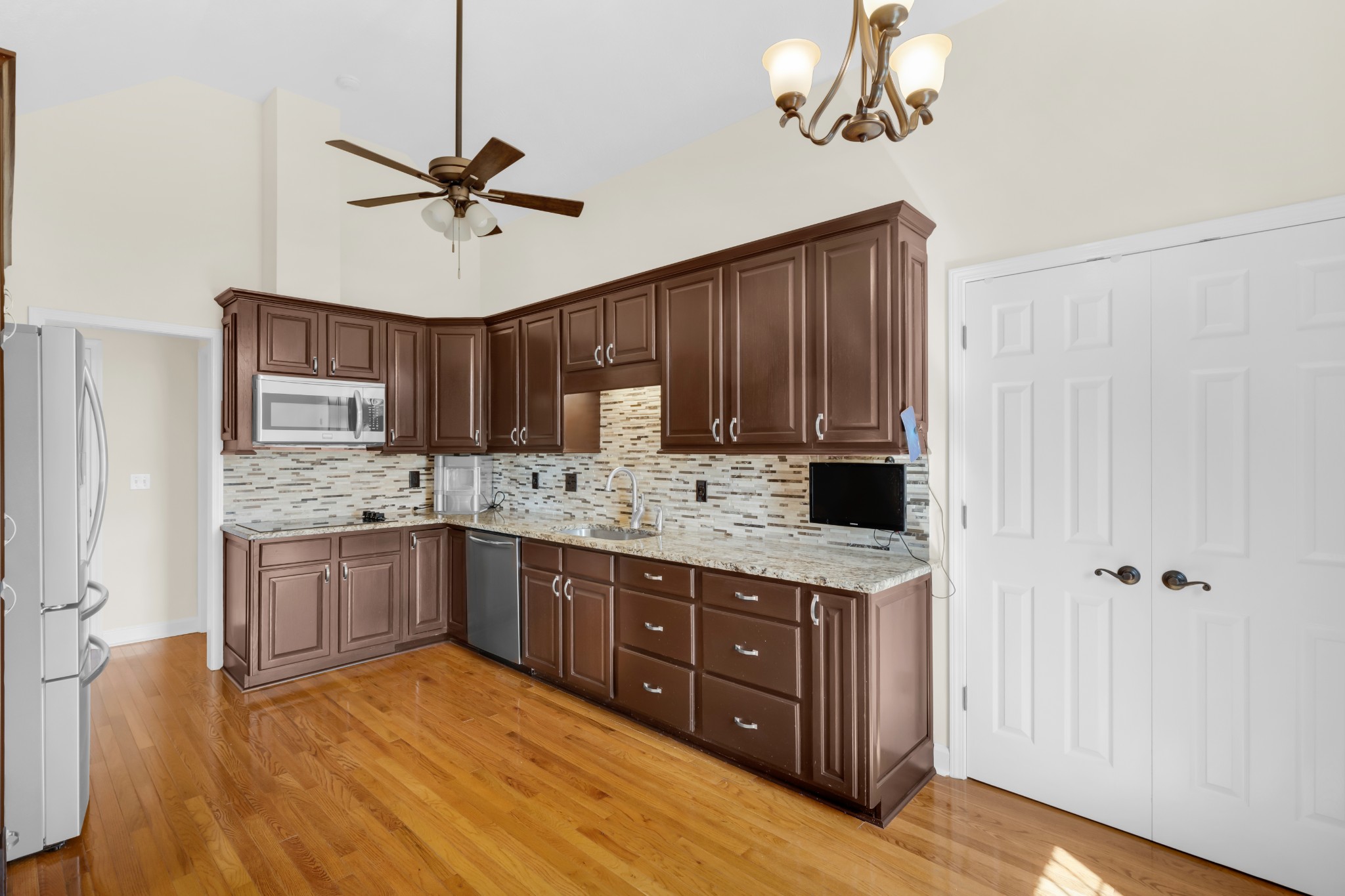 204 Hickory Trl, White House, TN 37188