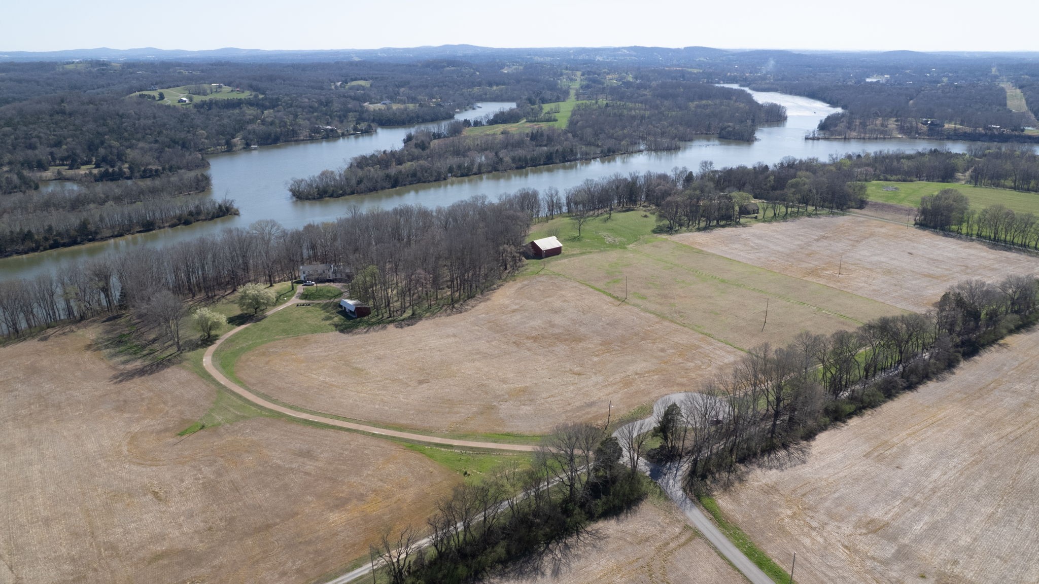 1111 E Robertson Rd, Castalian Springs, TN 37031