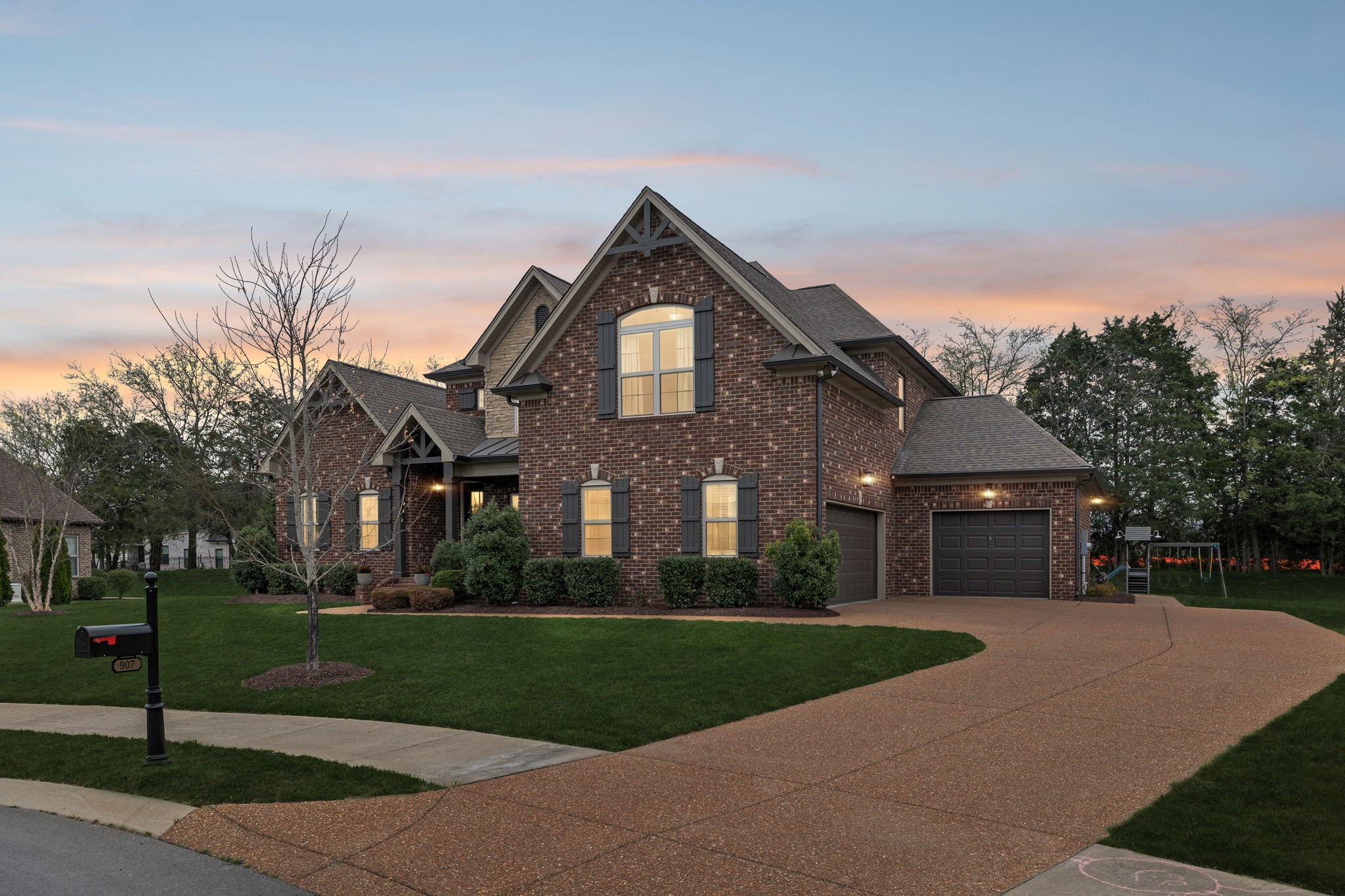 907 Larkspur Ln, Lebanon, TN 37087