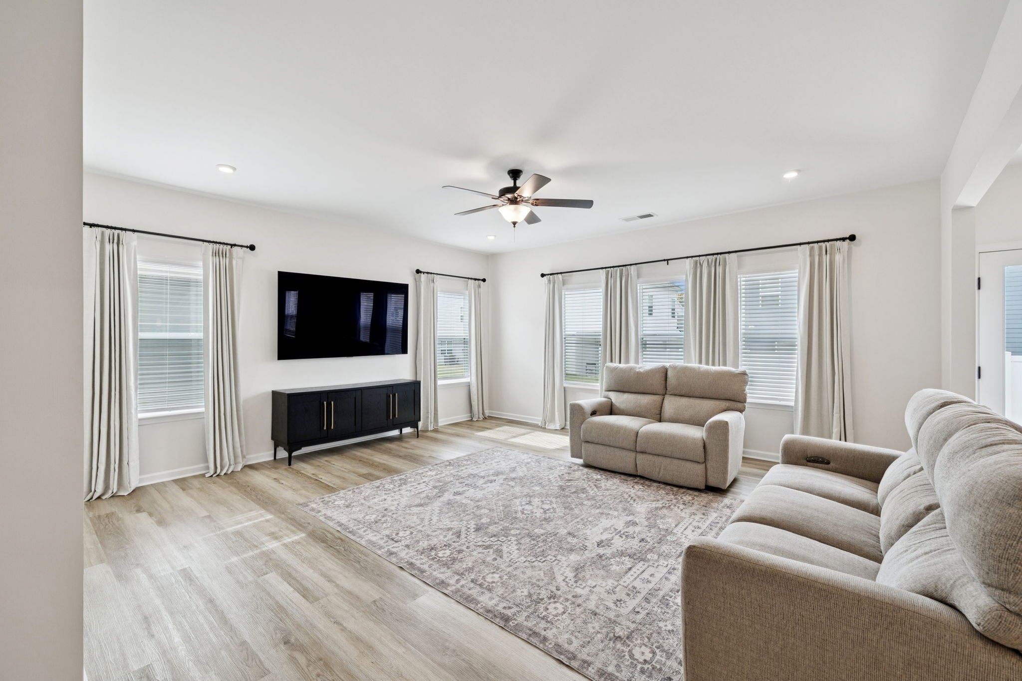 513 Morgan Meadows Way, Columbia, TN 38401