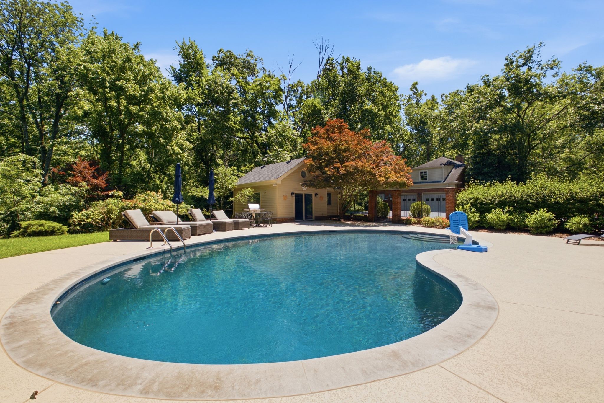 4383 Chickering Ln, Nashville, TN 37215