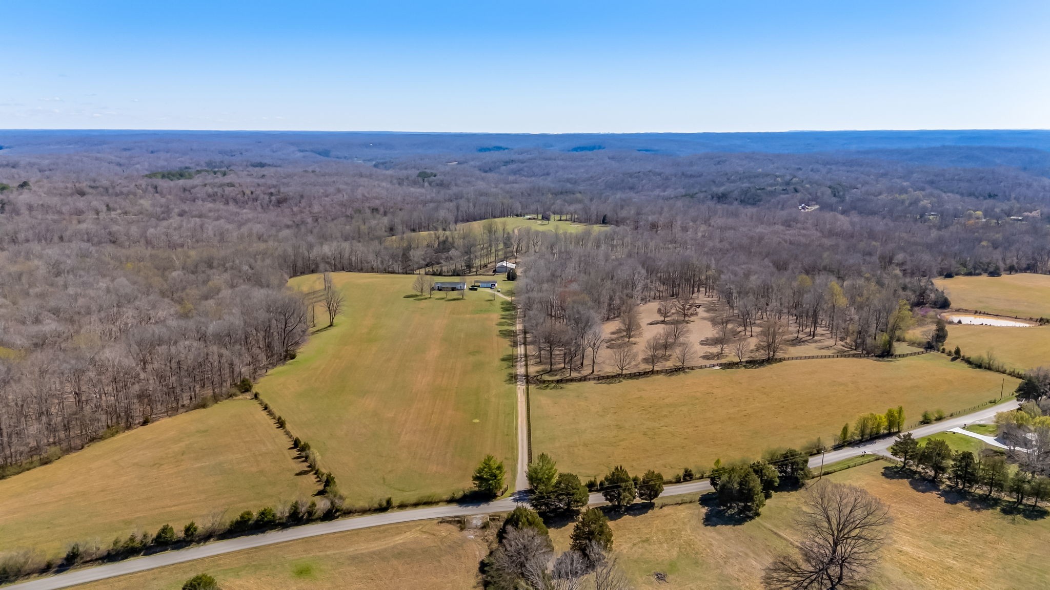 801 Collier Bend Rd, Charlotte, TN 37036