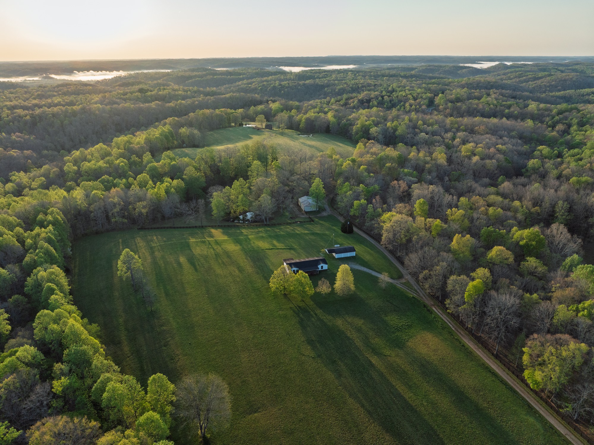 801 Collier Bend Rd, Charlotte, TN 37036