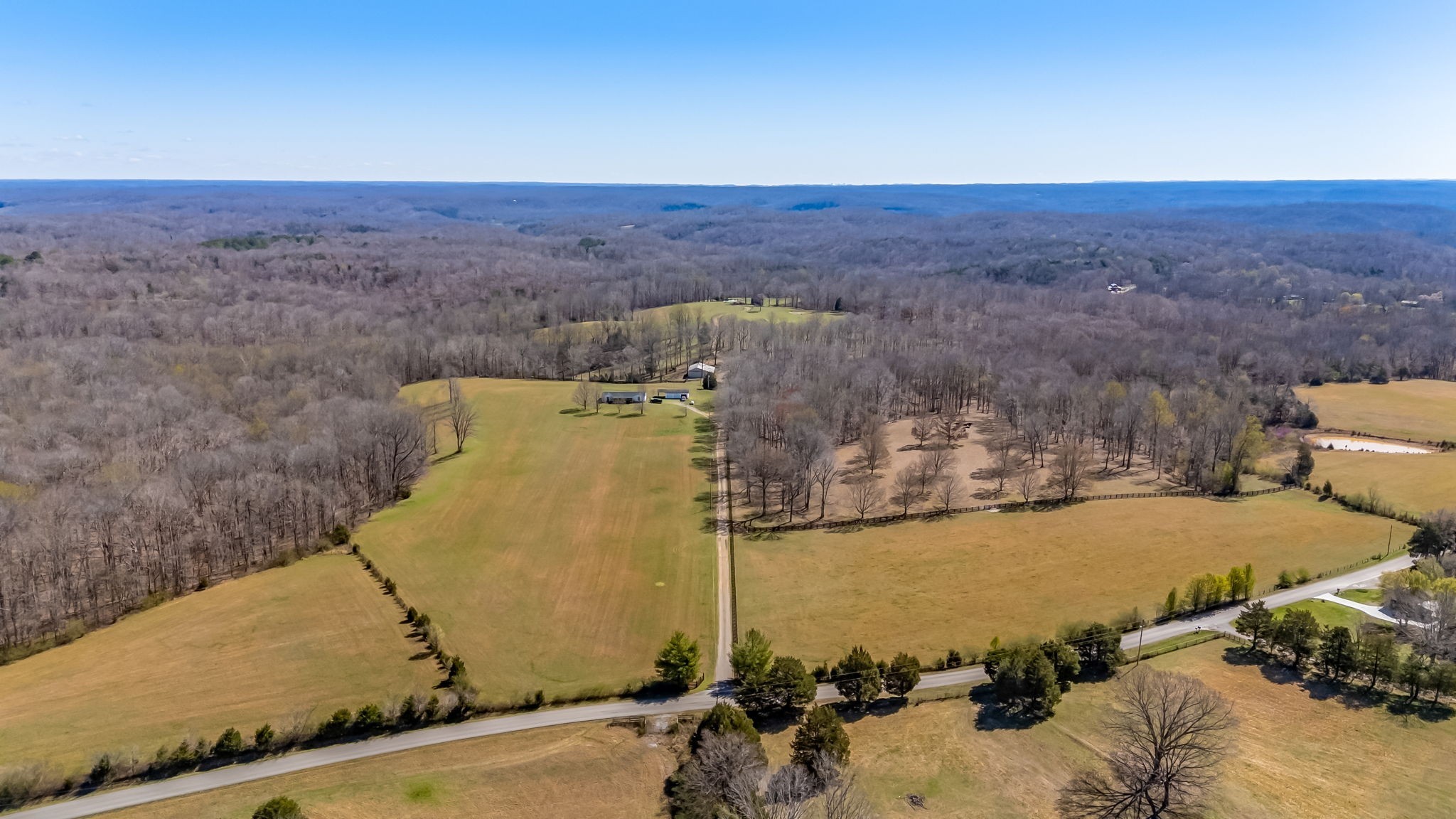801 Collier Bend Rd, Charlotte, TN 37036