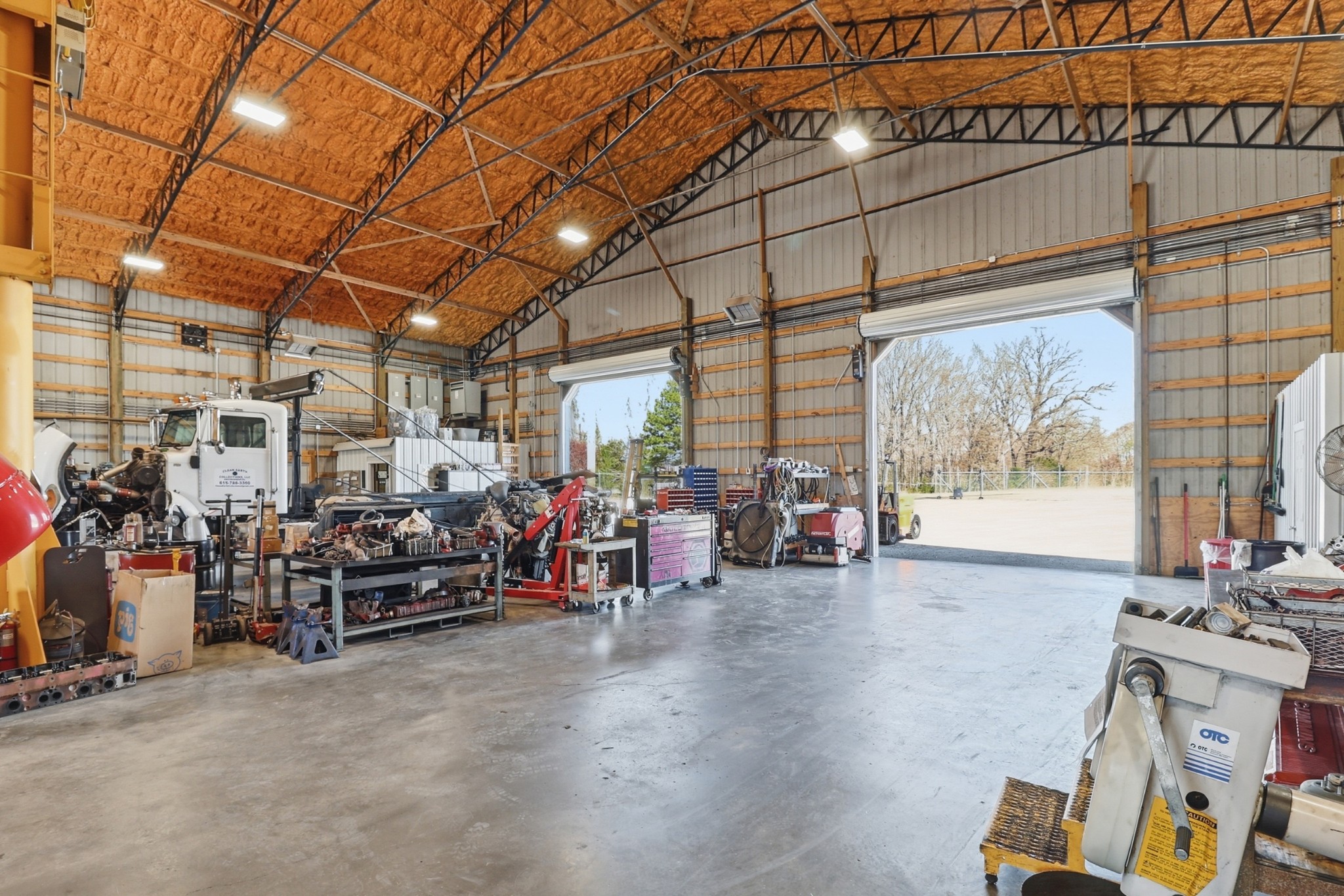1018 Abiff Rd, Bon Aqua, TN 37025