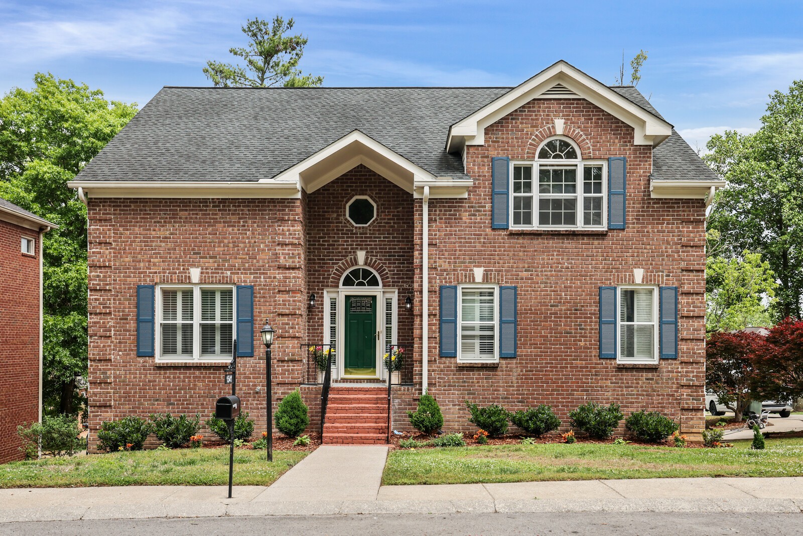 1541 Eller Dr, Nashville, TN 37221