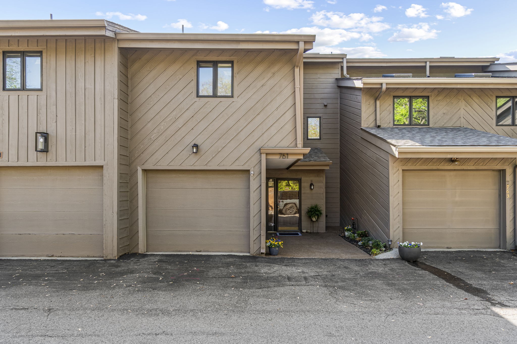 761 Harpeth Trace Dr, Nashville, TN 37221