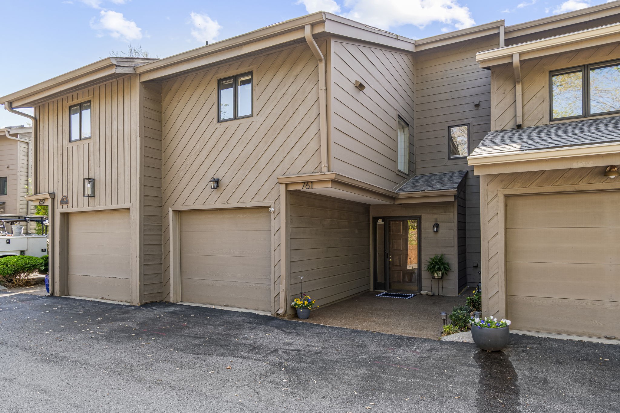 761 Harpeth Trace Dr, Nashville, TN 37221