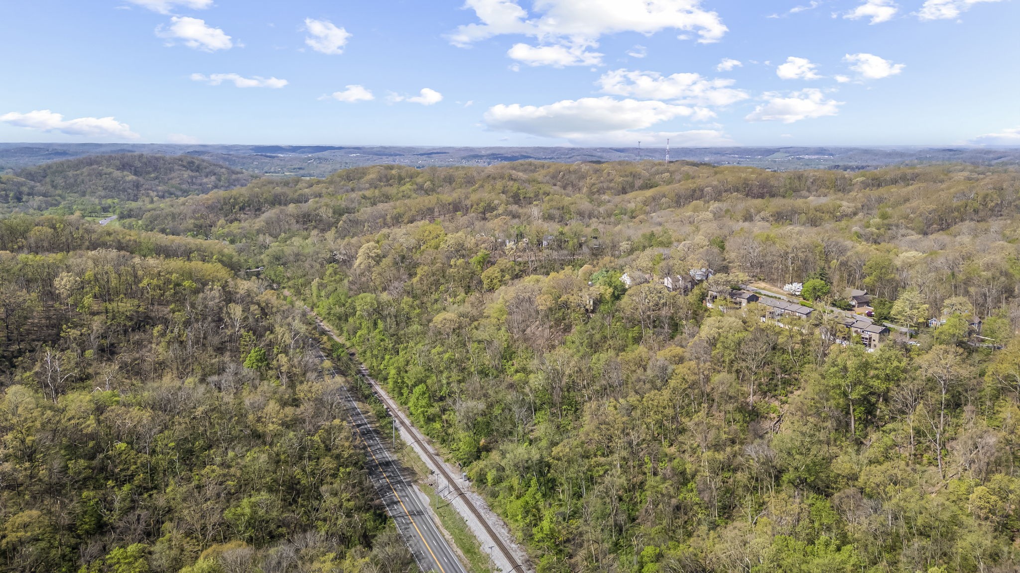 761 Harpeth Trace Dr, Nashville, TN 37221