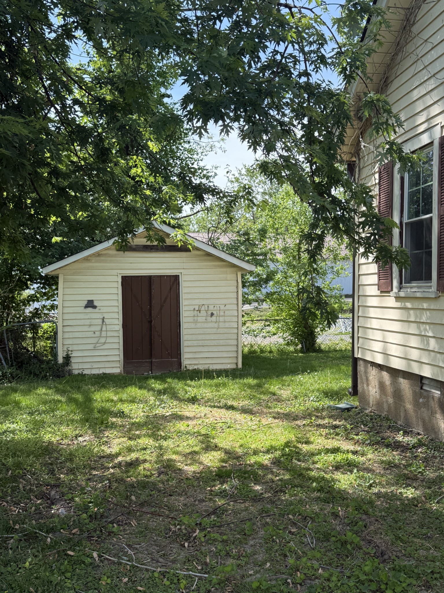 1627 Old Highway 31 E, Westmoreland, TN 37186