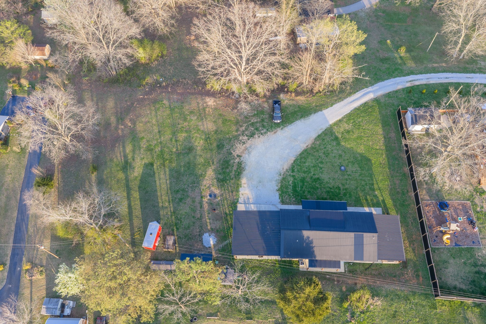 1413 Johnson St, Burns, TN 37029