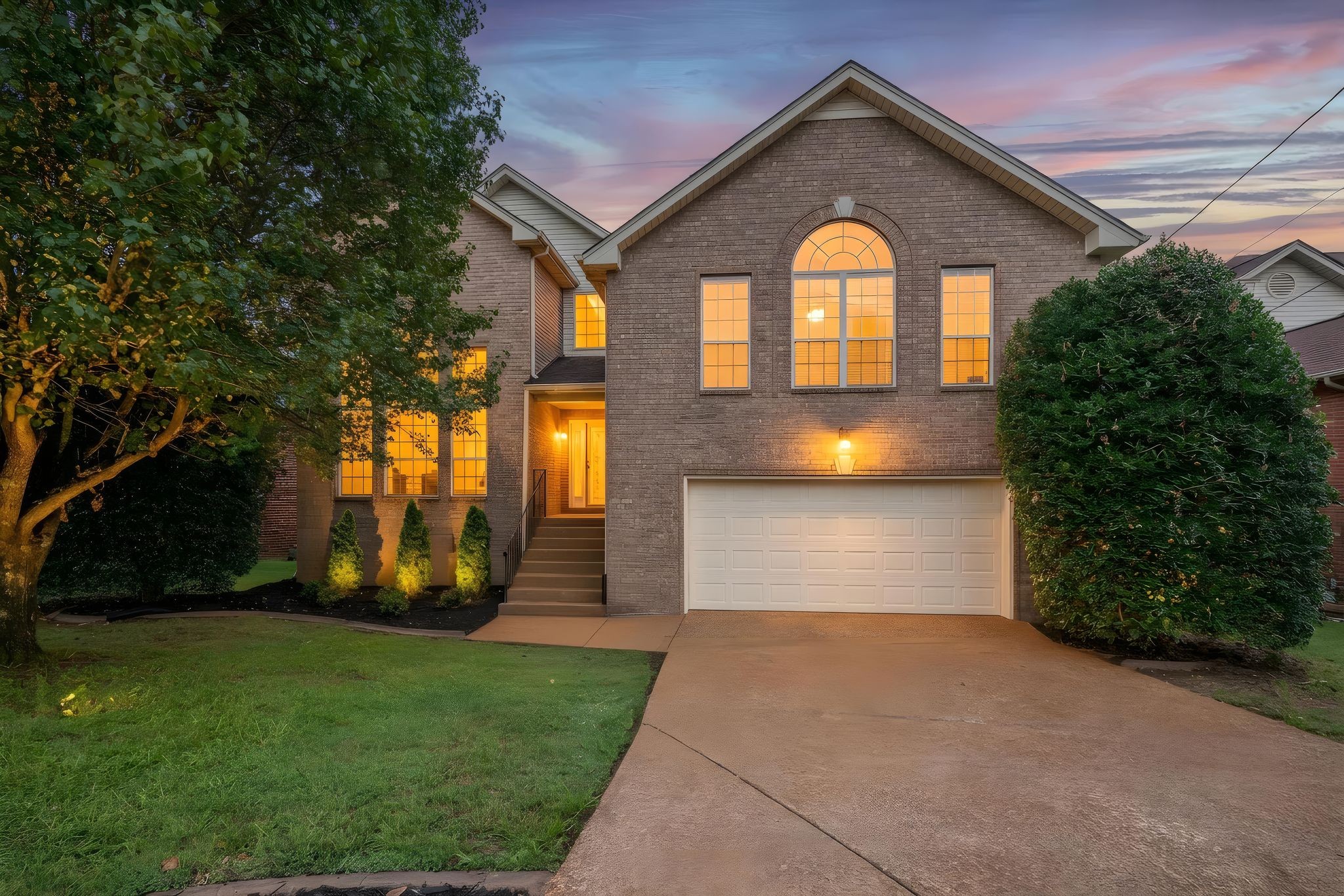 6716 Sugar Hill Dr, Nashville, TN 37211