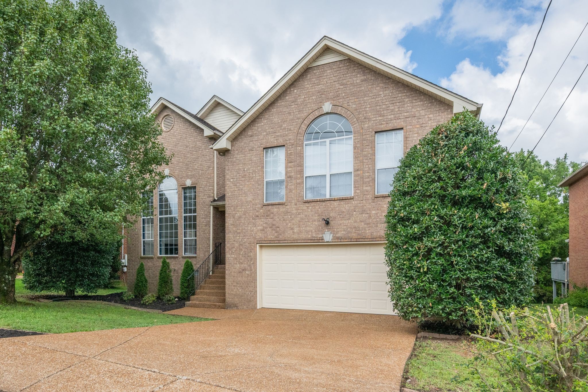 6716 Sugar Hill Dr, Nashville, TN 37211