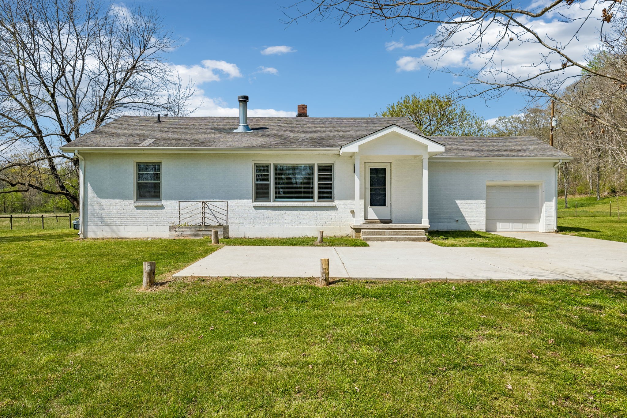 570 Piney Rd W, Dickson, TN 37055